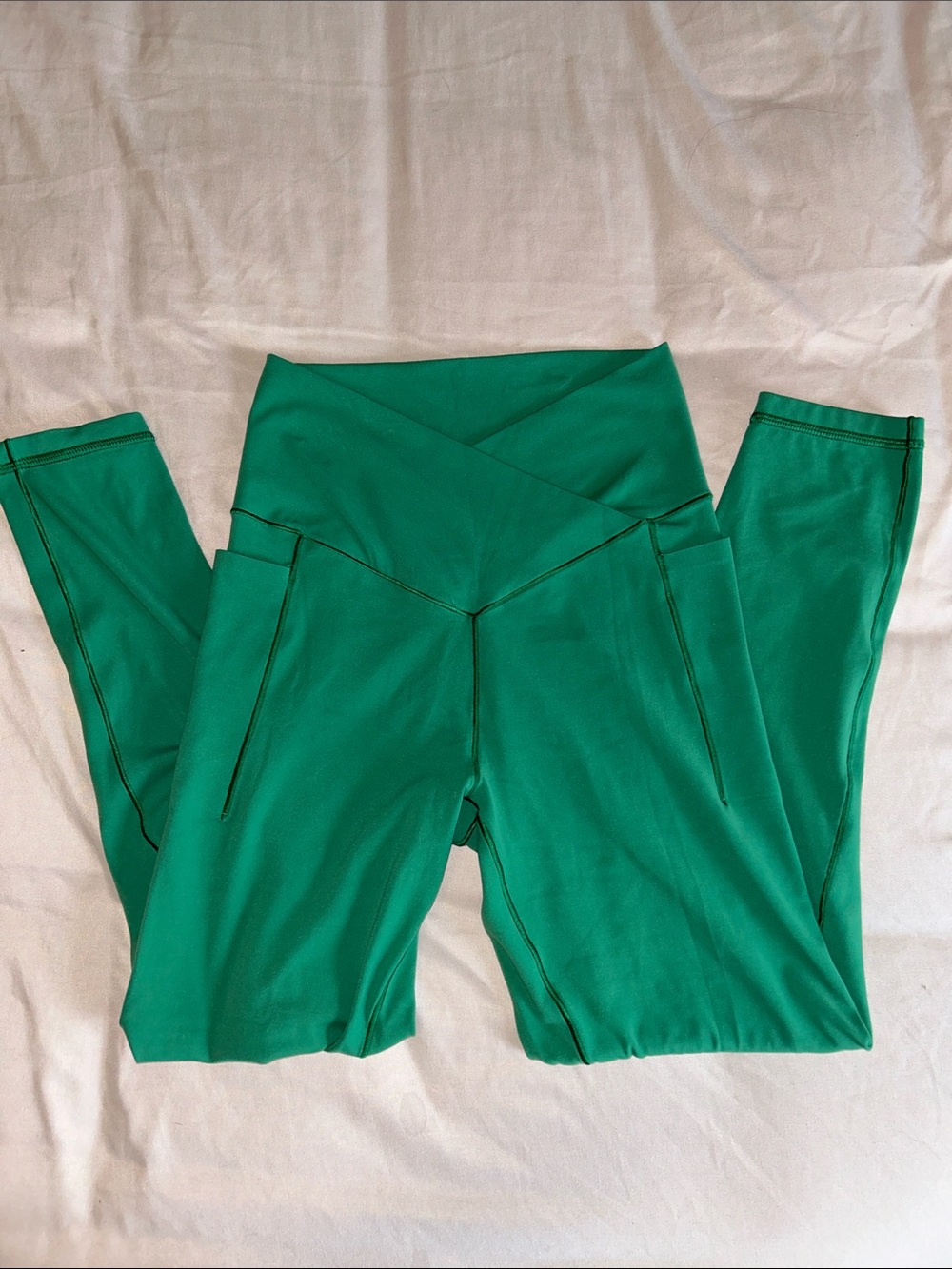 Offline by Aerie High-Waist Cross Over Green Leggings Women’s Medium Short